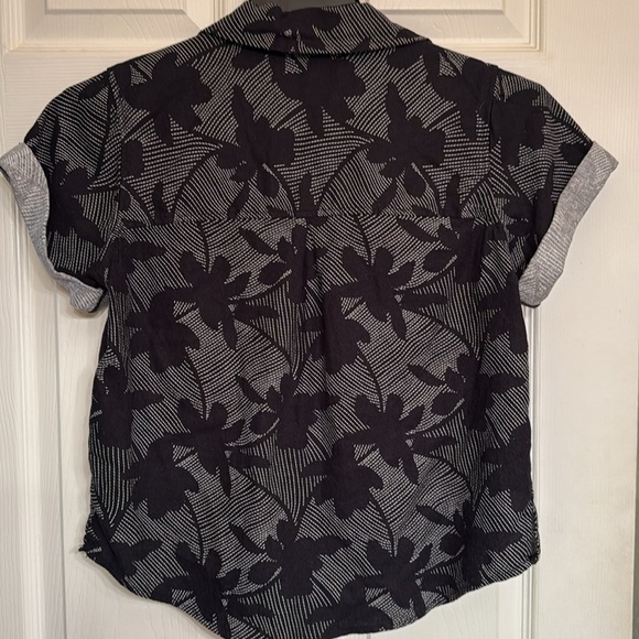 Universal Thread Gray Cuffed Sleeve Button Down Shirt hawaiian tropical vacay - Picture 5 of 5